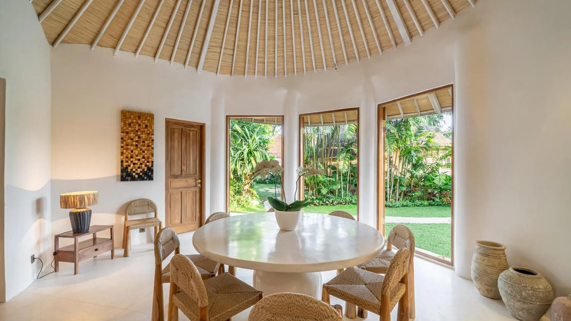 Villa Meraki, 6Br, Incl Breakfast, Heart Of Seminyak, Walking Distance To Restaurants, Bars And Shops, Tropical Garden 0*, 塞米亚克