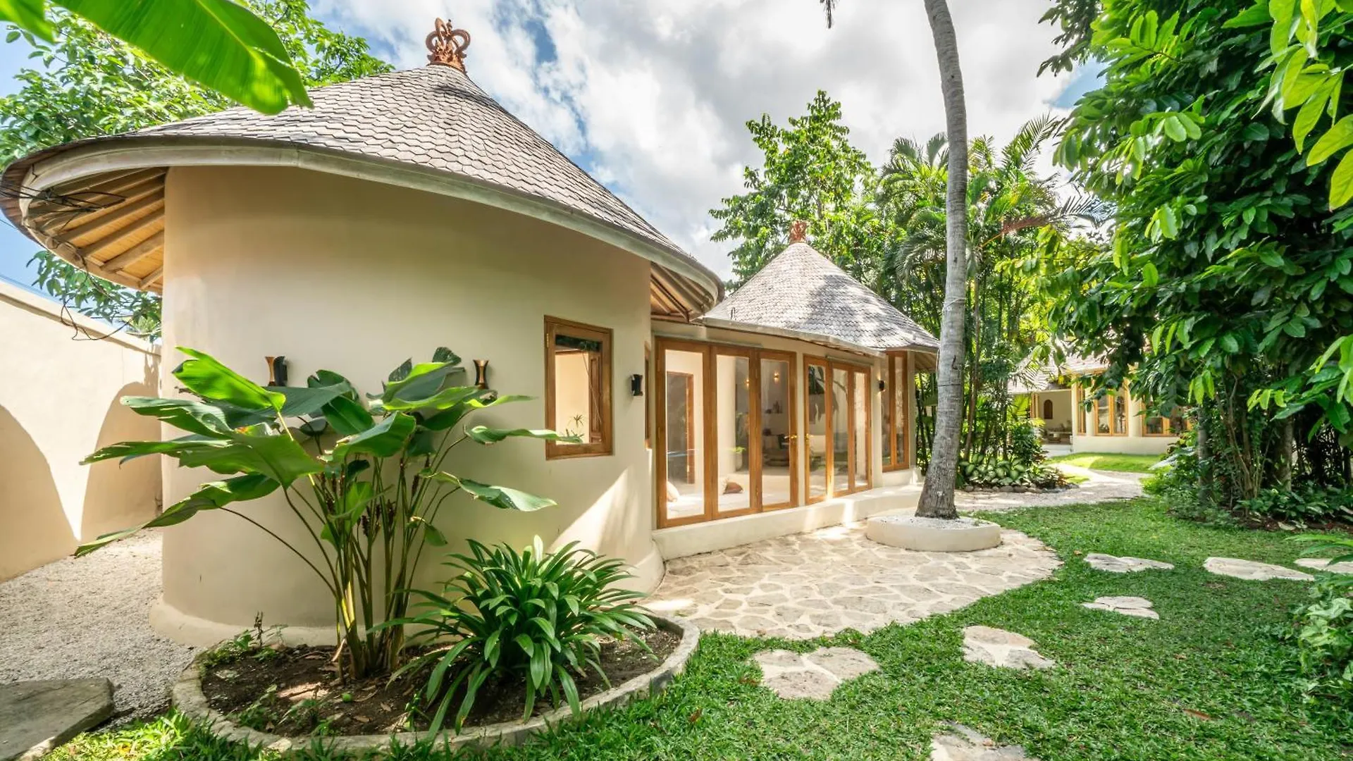 Villa Meraki, 6Br, Incl Breakfast, Heart Of Seminyak, Walking Distance To Restaurants, Bars And Shops, Tropical Garden 0*, 塞米亚克