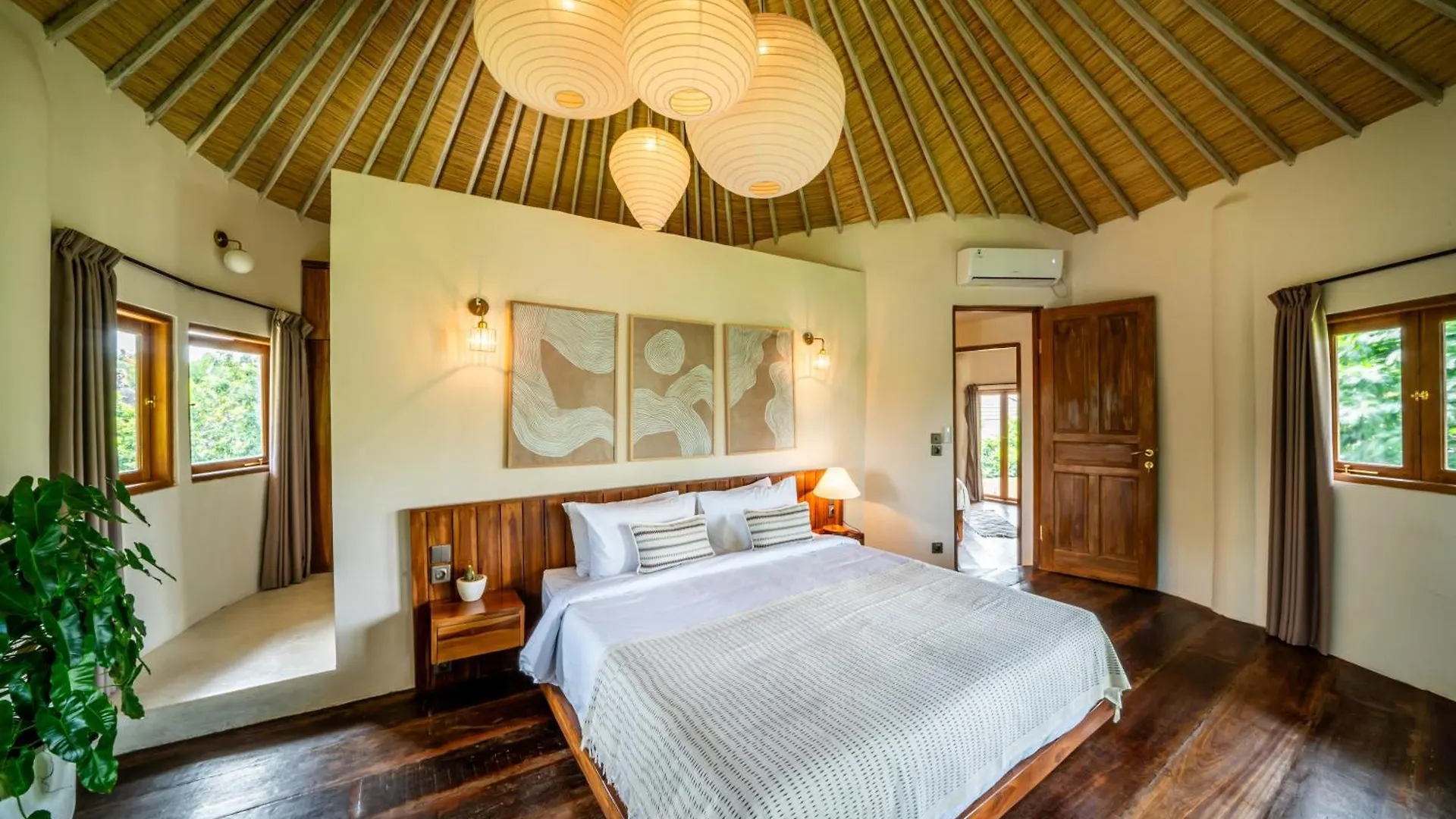 Villa Meraki, 6Br, Incl Breakfast, Heart Of Seminyak, Walking Distance To Restaurants, Bars And Shops, Tropical Garden