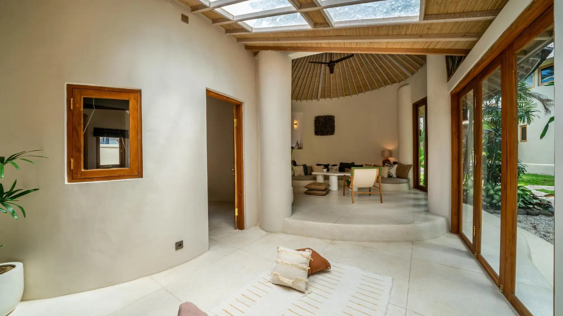 Villa Meraki, 6Br, Incl Breakfast, Heart Of Seminyak, Walking Distance To Restaurants, Bars And Shops, Tropical Garden 印尼