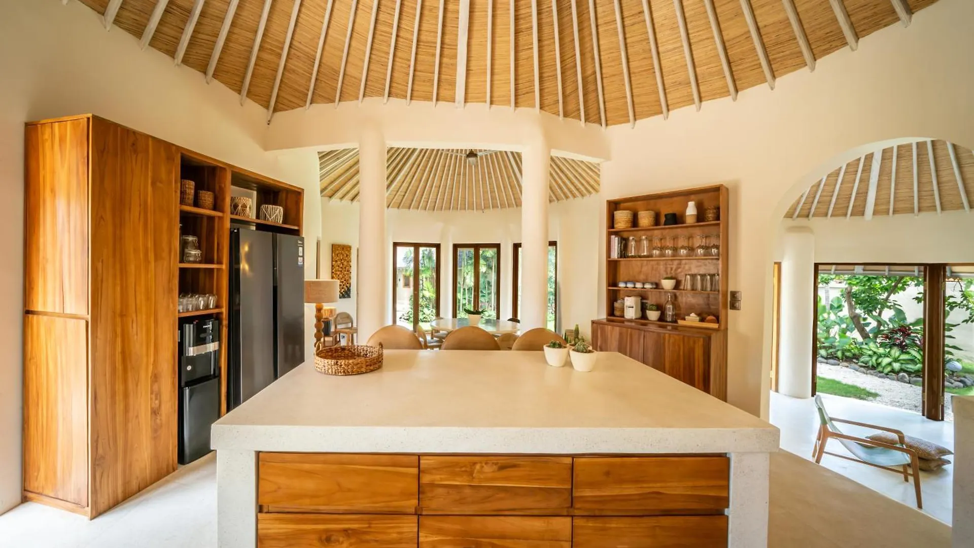 Villa Meraki, 6Br, Incl Breakfast, Heart Of Seminyak, Walking Distance To Restaurants, Bars And Shops, Tropical Garden Indonesia