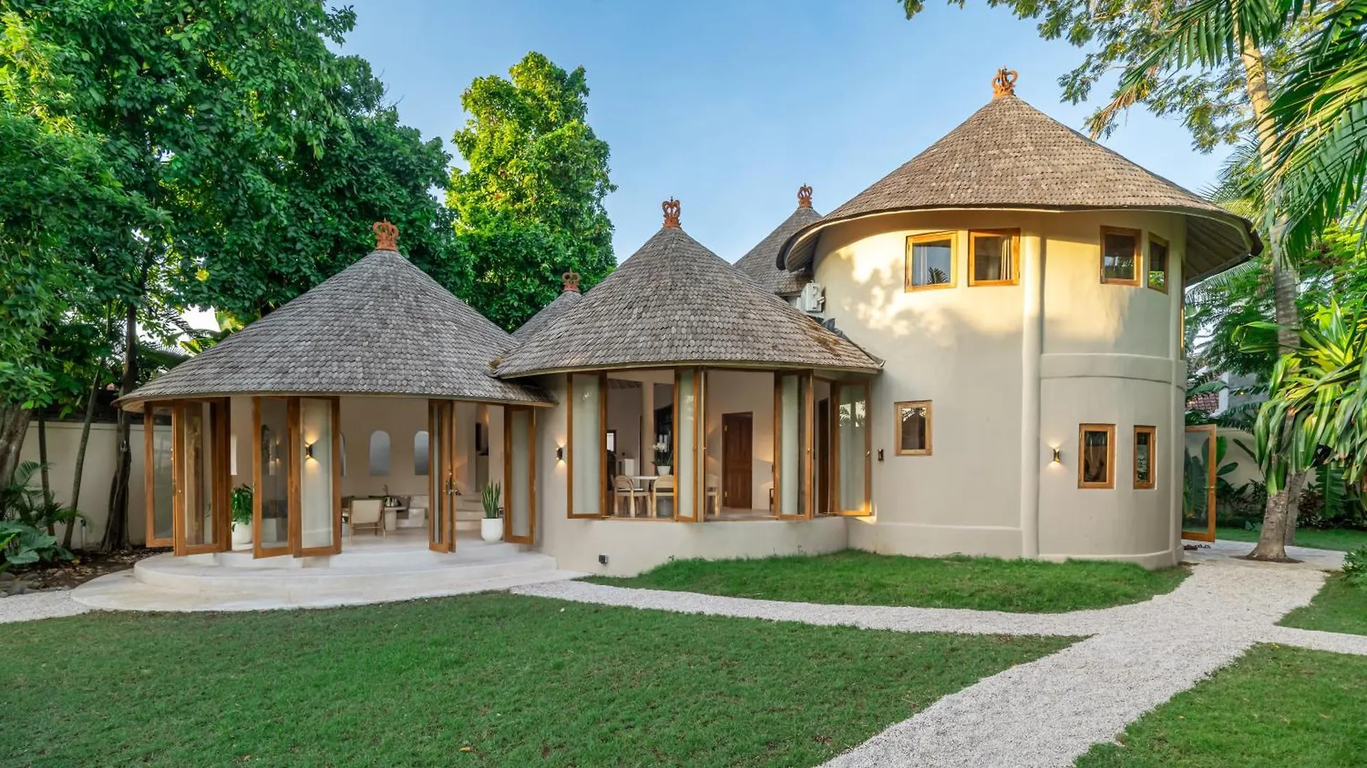 Villa Meraki, 6Br, Incl Breakfast, Heart Of Seminyak, Walking Distance To Restaurants, Bars And Shops, Tropical Garden 0*, Seminyak (Bali)