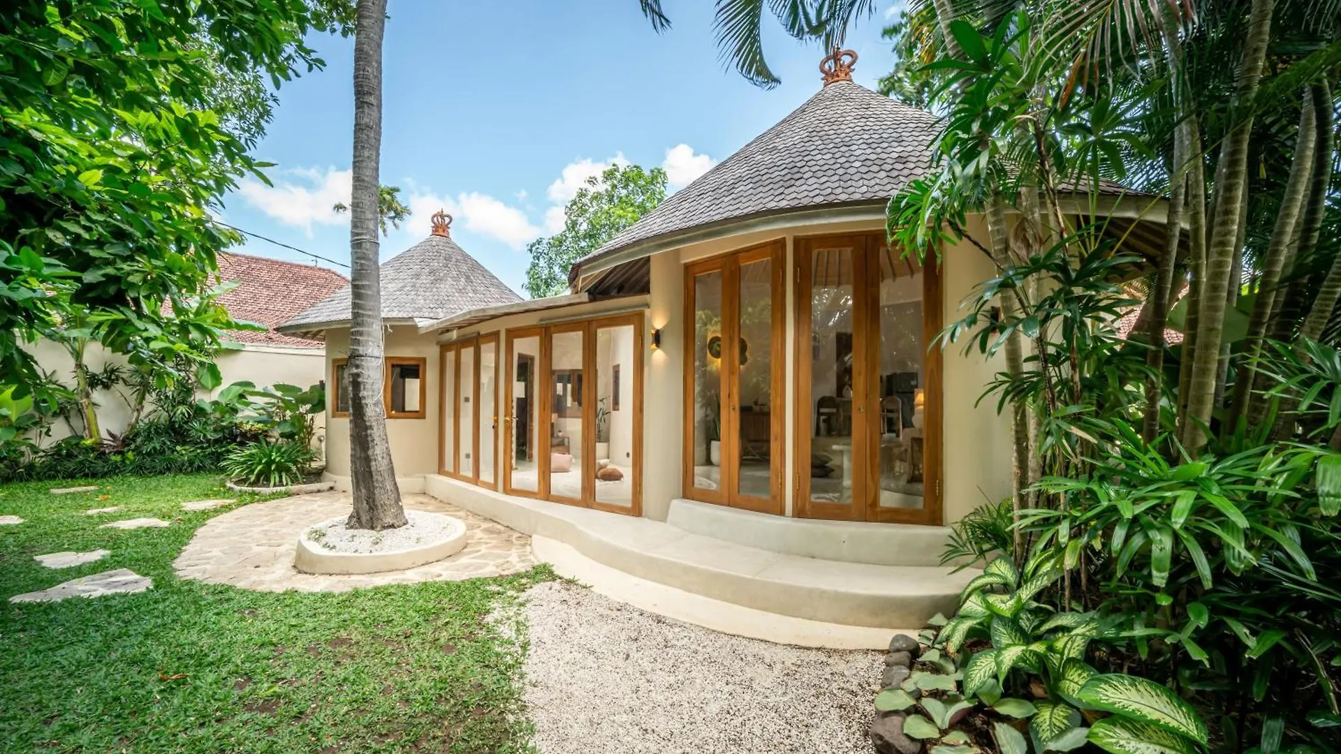 Villa Meraki, 6Br, Incl Breakfast, Heart Of Seminyak, Walking Distance To Restaurants, Bars And Shops, Tropical Garden  Seminyak (Bali)