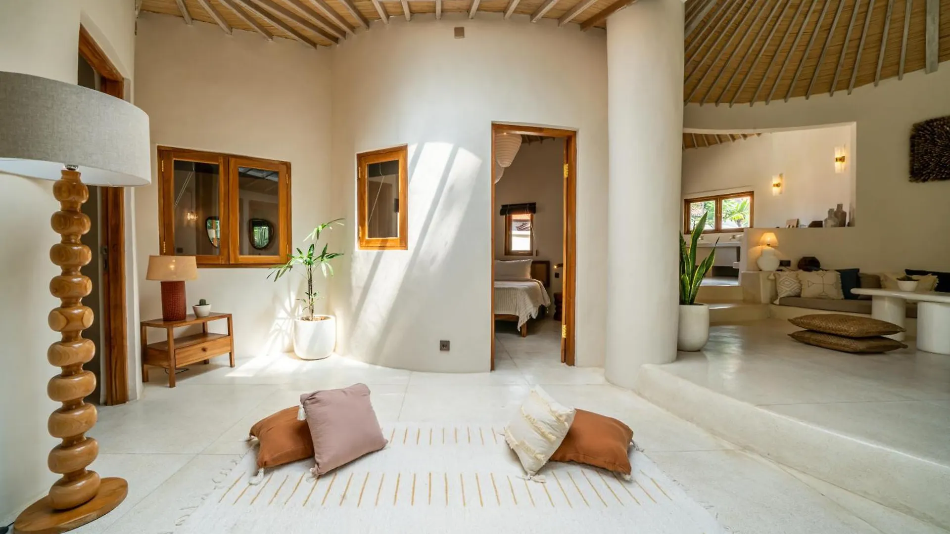 Villa Meraki, 6Br, Incl Breakfast, Heart Of Seminyak, Walking Distance To Restaurants, Bars And Shops, Tropical Garden