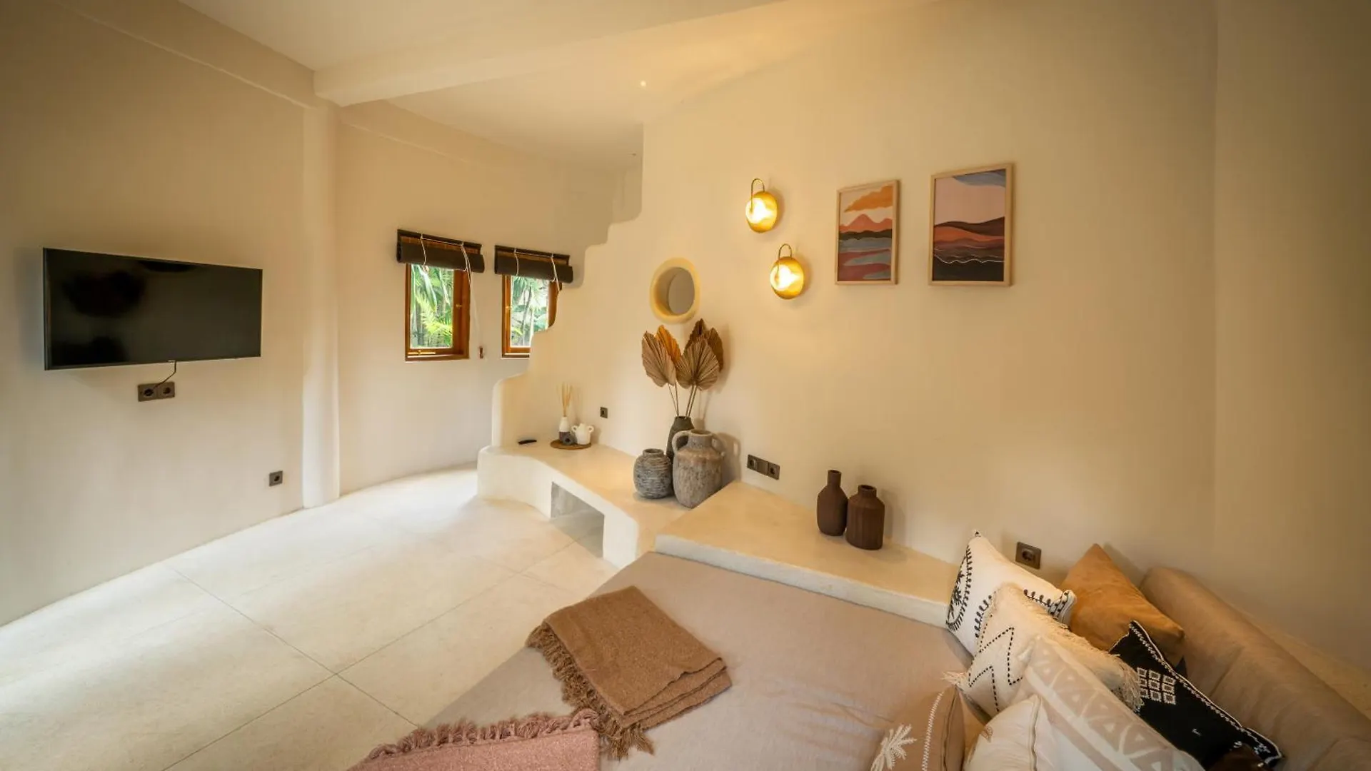 Villa Meraki, 6Br, Incl Breakfast, Heart Of Seminyak, Walking Distance To Restaurants, Bars And Shops, Tropical Garden 0*, Seminyak (Bali)