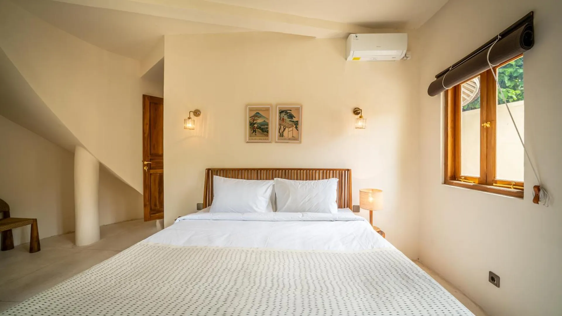 Villa Meraki, 6Br, Incl Breakfast, Heart Of Seminyak, Walking Distance To Restaurants, Bars And Shops, Tropical Garden