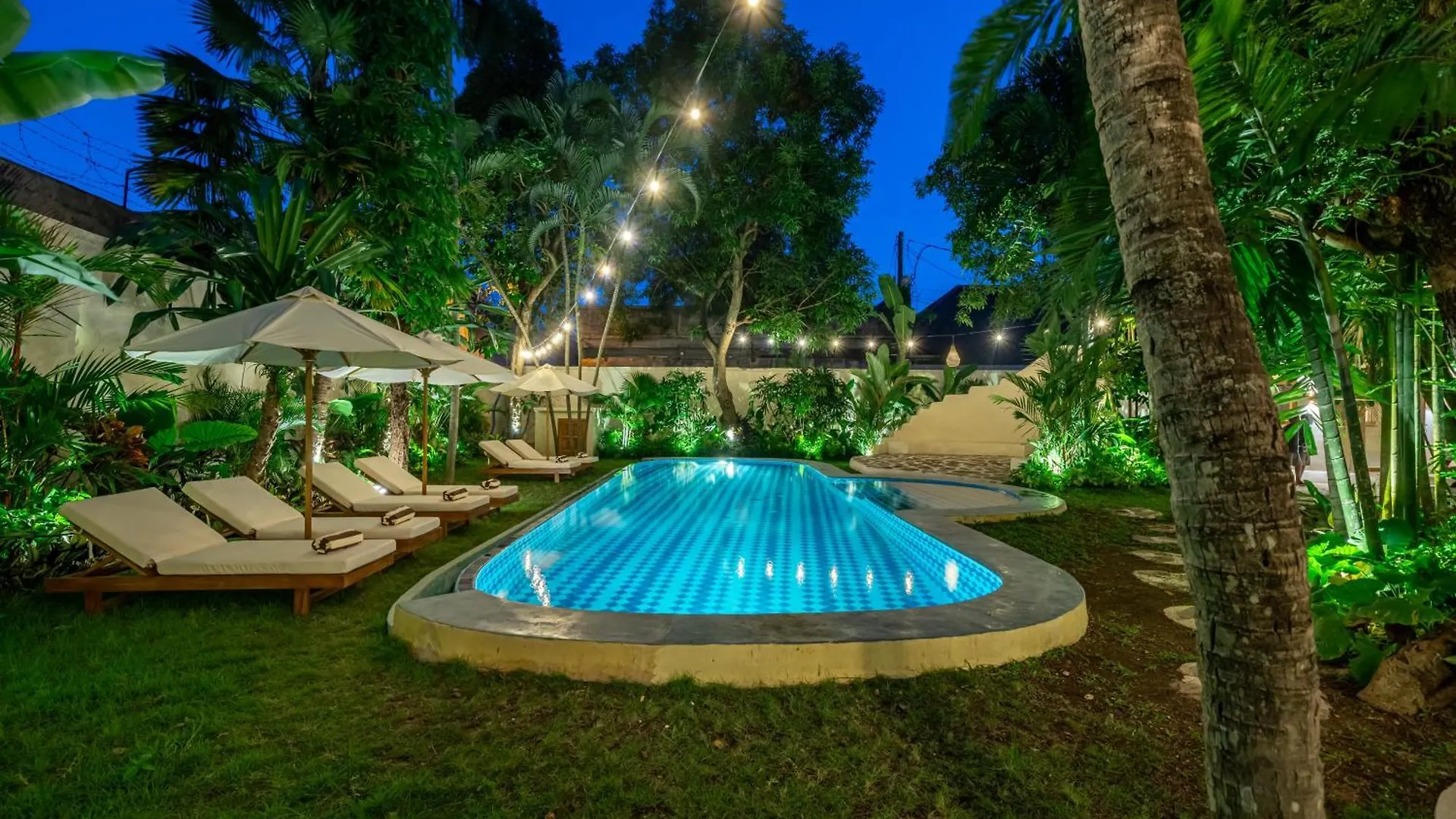 Villa Meraki, 6Br, Incl Breakfast, Heart Of Seminyak, Walking Distance To Restaurants, Bars And Shops, Tropical Garden 0*, Seminyak (Bali)