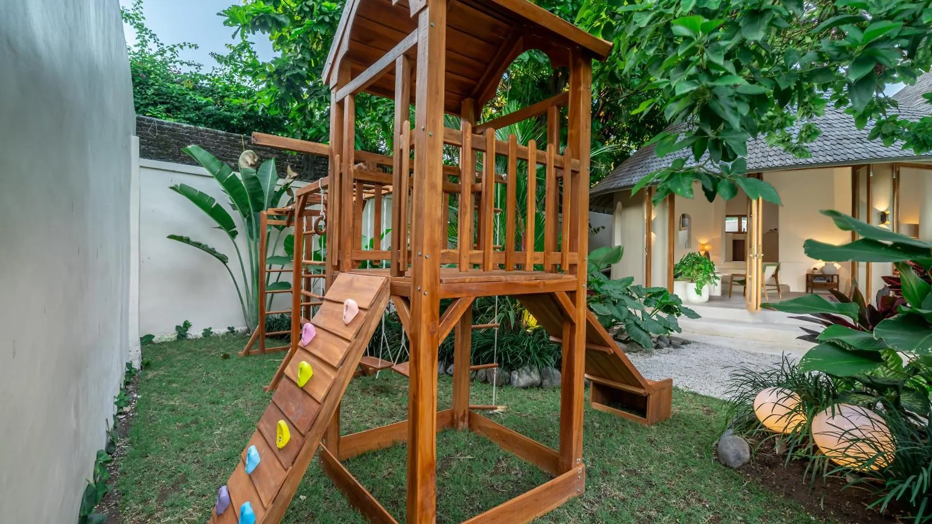 Villa Meraki, 6Br, Incl Breakfast, Heart Of Seminyak, Walking Distance To Restaurants, Bars And Shops, Tropical Garden 0*, Seminyak (Bali)