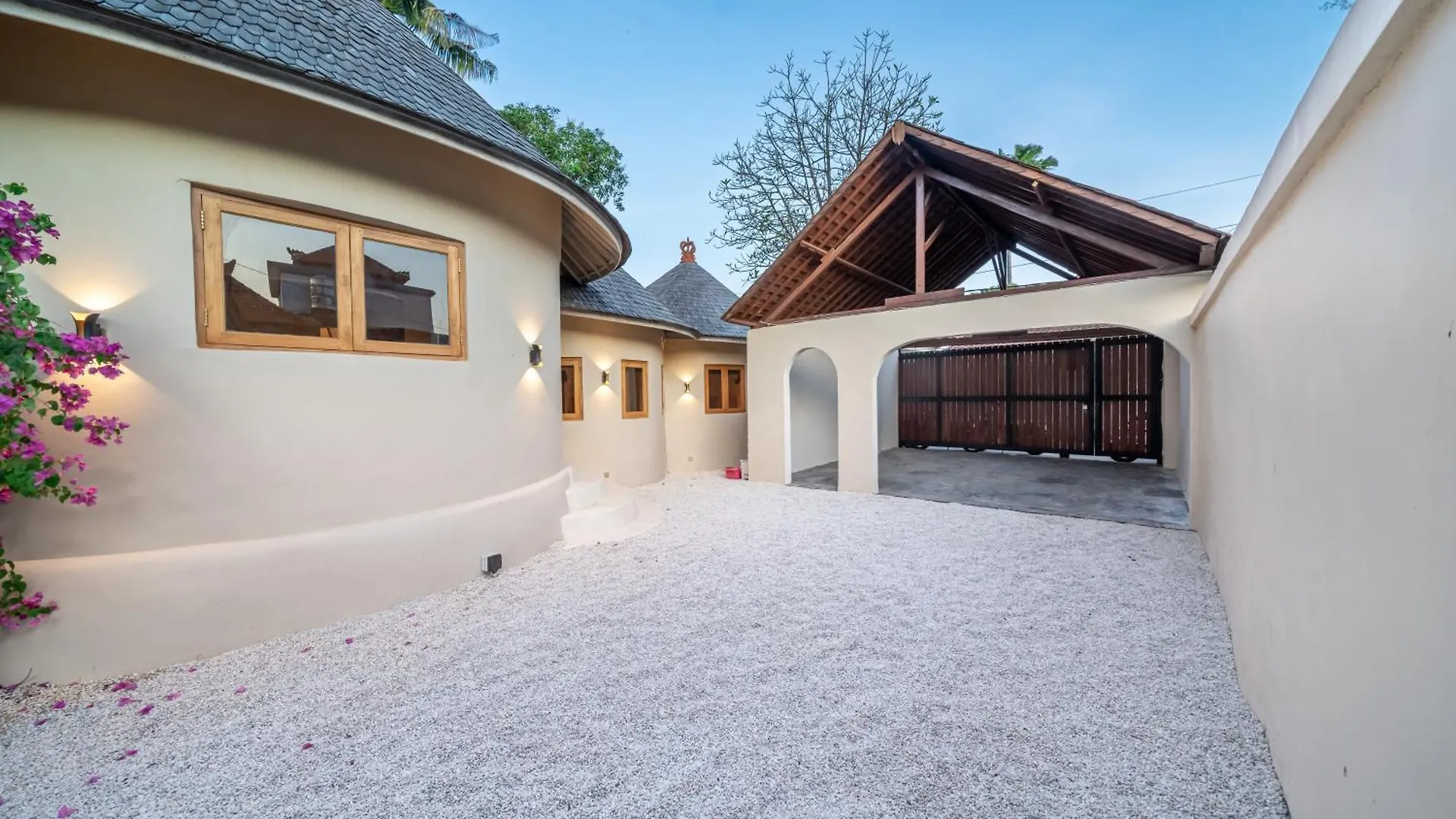 Villa Meraki, 6Br, Incl Breakfast, Heart Of Seminyak, Walking Distance To Restaurants, Bars And Shops, Tropical Garden 0*, Seminyak (Bali) Indonesia